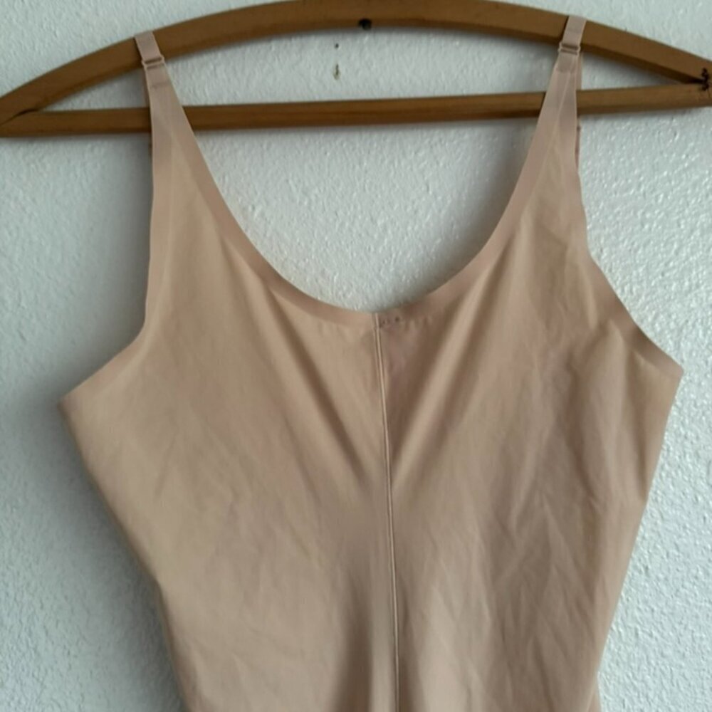 SPANX Thinstincts Full Mid Thigh Body Suit Size M NEW Medium Slimming Holidays - Picture 9 of 14